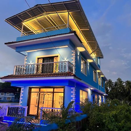 Dibs On Blue Morjim旅舍 外观 照片
